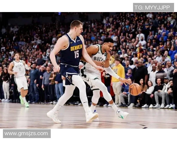 一步过！巴特勒过掉东契奇上篮得手