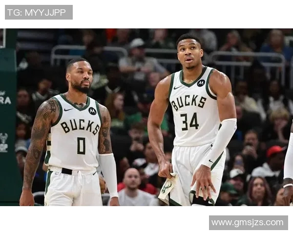 波蒂斯:大多数人离队后会退群 但利拉德至今还留在雄鹿的群聊中 波蒂斯:大多数人离队后会退群 但利拉德至今还留在雄鹿的群聊中