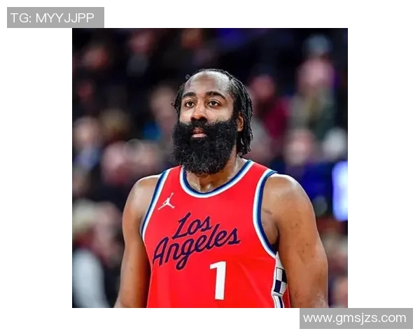 船记:哈登昨天训练时出现右肩酸痛的情况 尤其是旋转手臂的时候 船记:哈登昨天训练时出现右肩酸痛的情况 尤其是旋转手臂的时候